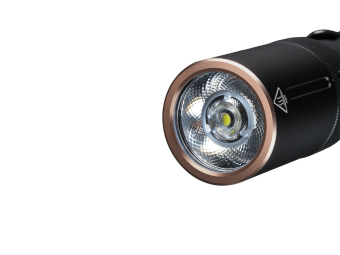 ������ Fenix E20V2.0 Cree SST20 LED